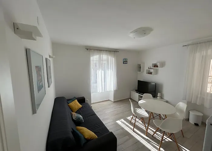Apartment Perfectly Located Cherry Stone House