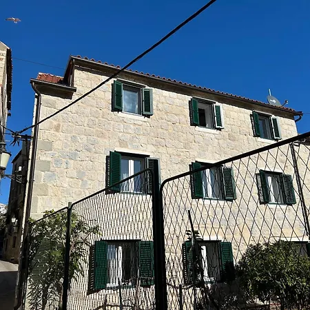 Perfectly Located Cherry Stone House * ספליט