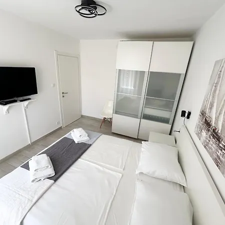 Perfectly Located Cherry Stone House Apartament Split